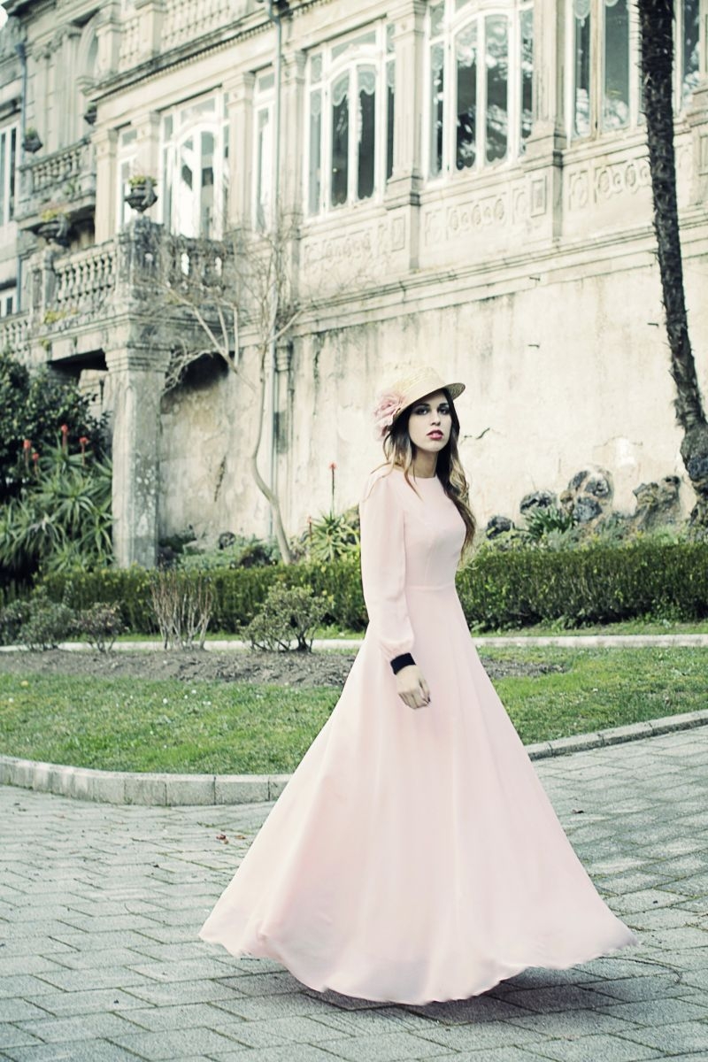 vestido largo de fiesta rosa palo manga larga para boda